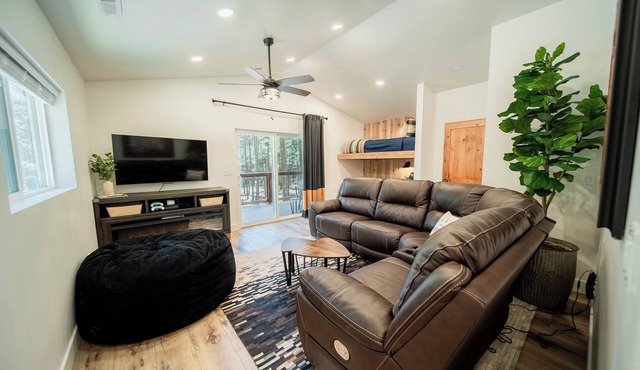 Remote 2-bedroom house in beautiful Flagstaff with AC in Flagstaff