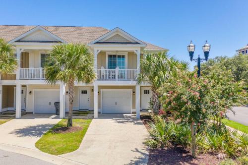 Resort Amenities: Chic North Myrtle Beach Condo! in Myrtle Beach
