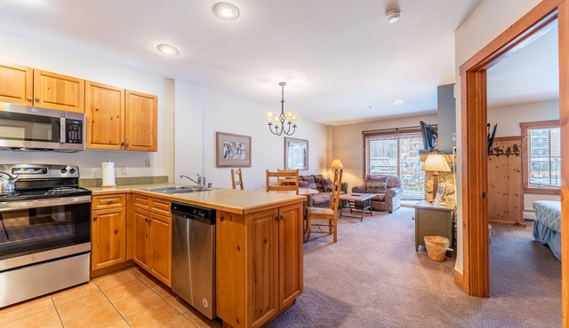 River Run Condo with Spacial Balcony overlooking Ice Rink & Mountain Views! in Keystone