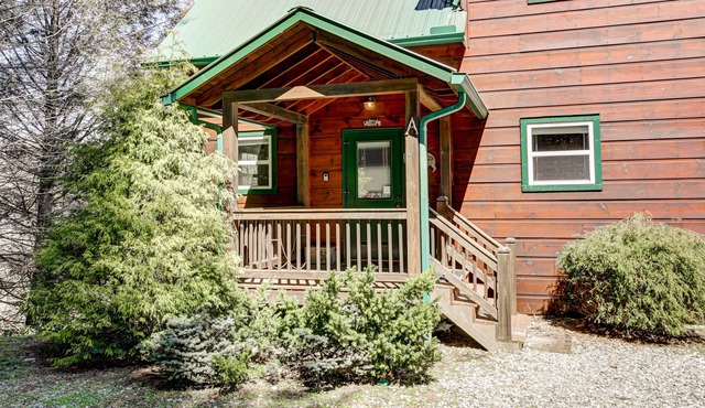 Riverfront duplex w/ mountain view, deck, private hot tub, games loft & WiFi in Suches