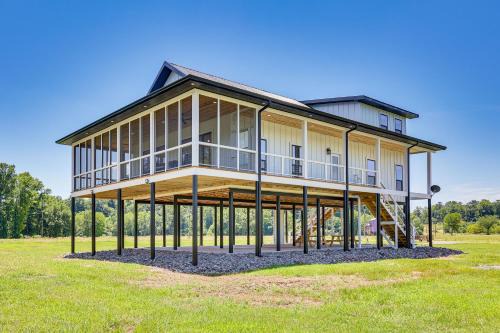 Riverfront Murfreesboro Cabin w/Fire Pit