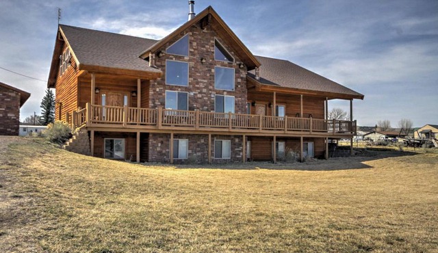 Rustic Bryce Canyon Home w/Deck on Sevier River! in Hatch