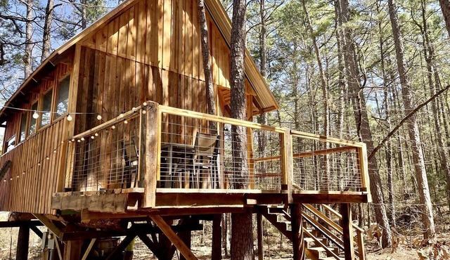 Rustic Tree House Nestled in the Heart of Ouachita National Forest, Arkansas in Boles