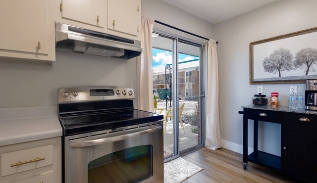 Samford Serenity in Homewood- 1min to Samford, 5 mins to UAB, Central Location!