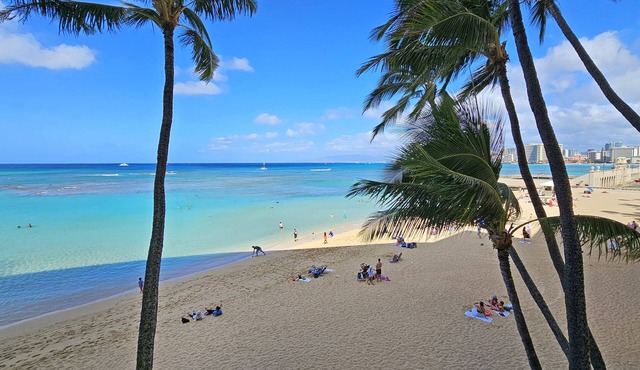 Sans Souci Beachfront Studio Condo 106