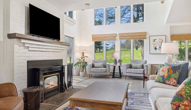 Sauna Condo with Golf Views, Coach Road in Quechee