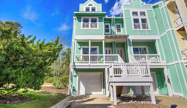 Sea Turtle Escape | Pool & Tennis Coastal Getaway in Kill Devil Hills