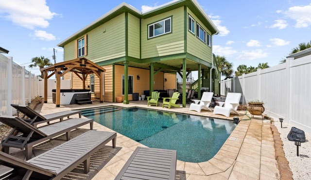 Seaside Escape Walk to Beach Private Pool + Hot Tub in Panama City Beach