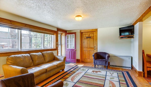 Secluded Stonewall Cabin w/Mountain View!