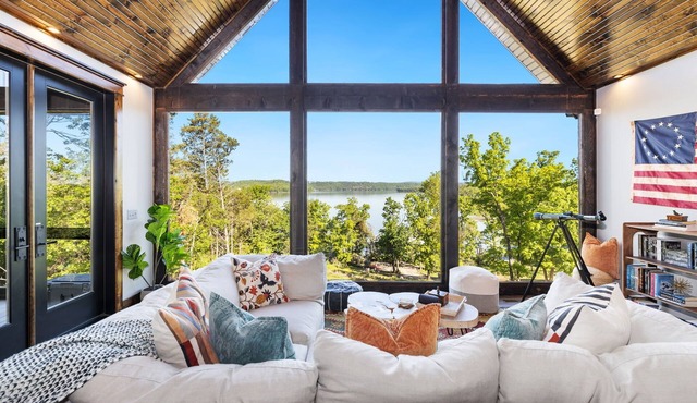 Shoreline Splash-Easy Access to Beaver Lake-Kayaks in Rogers