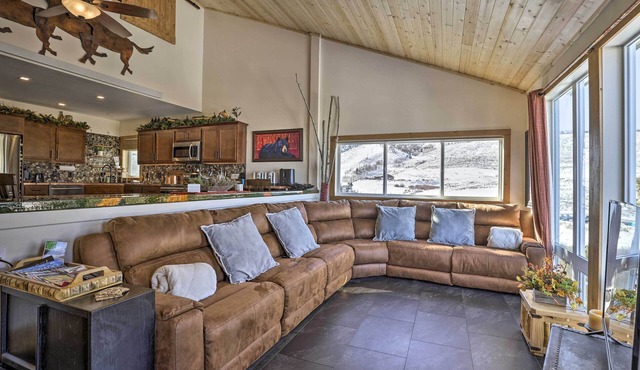 Ski, Soak & Explore! Granby Getaway w/Mtn Views