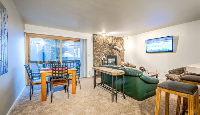 Slopeside 1-Bedroom Condo | Ski-In/Walk-Out!