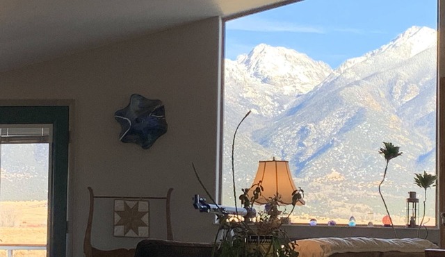 Snow Capped MTN View & Starry Nites: 1 hour to Great Sand Dunes & Monarch Skiing