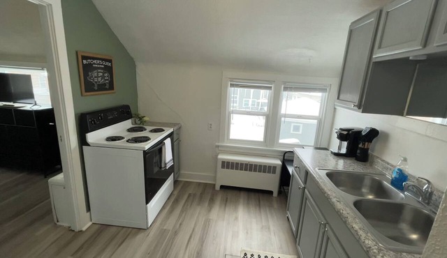 Spacious 3-bedroom apartment in cool Buchanan with AC