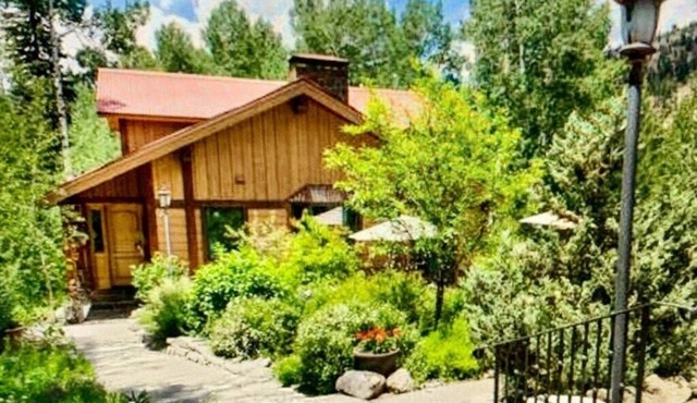 Spacious Mountain Getaway, Trails Rest in Marble