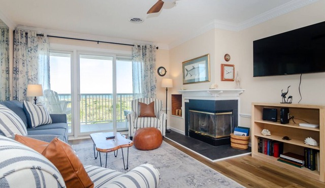 Spacious Oceanfront 3BR Condo in WrightsvilleDunes