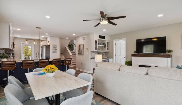 Spacious, pet friendly 5-bedroom house on peaceful Broadkill Beach