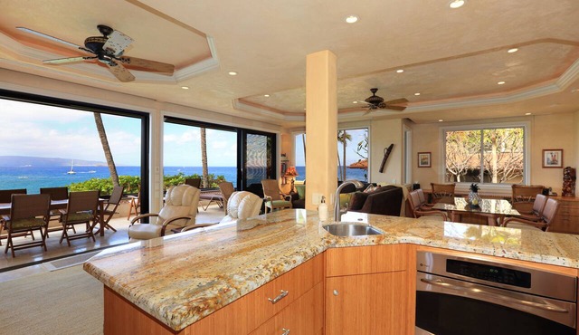 Spectacular Corner Oceanfront Escape: Luxurious Makena Surf Resort G-206