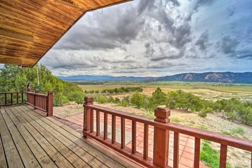 Sprawling Mountain-View Cabin: 5 Mi to Mesa Verde