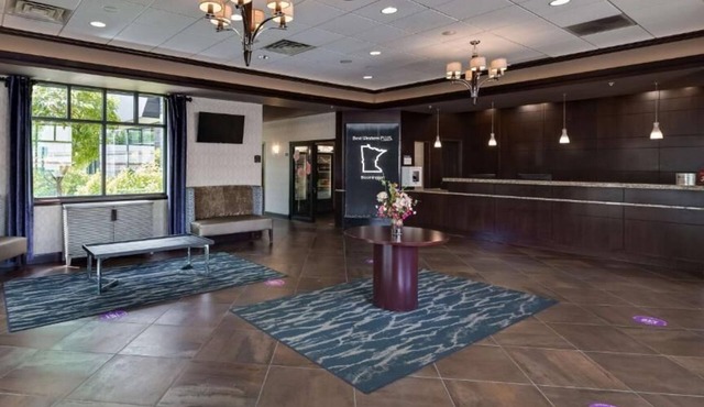 Stay Across from The Mall of America: Water Park, Indoor Pool and Free Breakfast in Bloomington