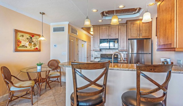 Stay Beachfront, Explore Maui’s Outdoors 629 LS