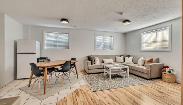 Stylish Mountain Basecamp, Serene Comfort in 650 SqFt in Midvale