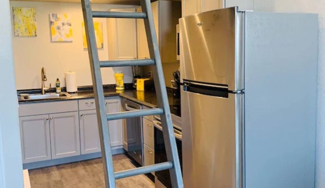 Sunshine Studio Colorado - A really cool tiny home!