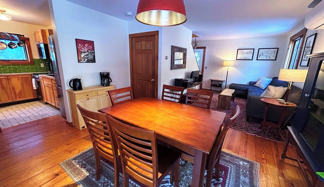 Terrific 3-bedroom unit in charming Leverett with AC in Leverett