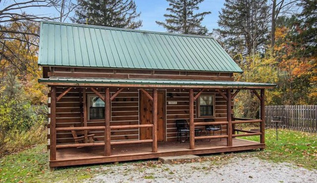 The Firefly | Cabin | Firepit | Pet-Friendly