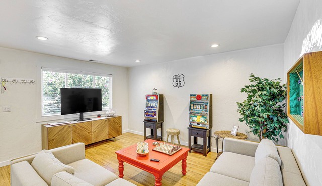 ‘The Game Night Condo’ w/Patio in Boise!