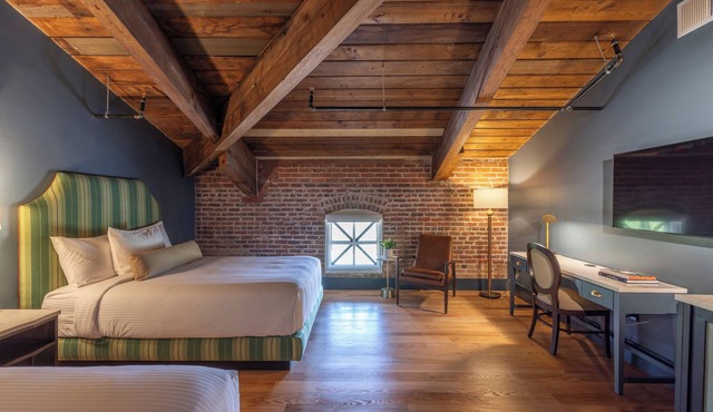 The Laurel Hotel