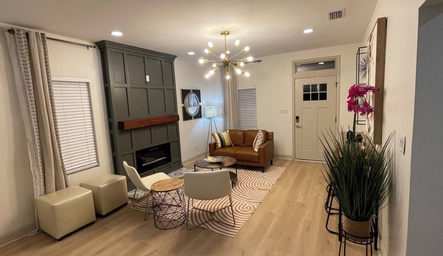 The Lively Oak - 3BD - 2BA Near DTown Mobile