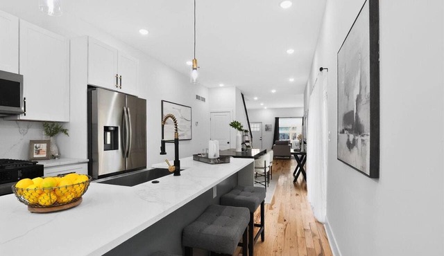 The Luxe Presidential Estate @ University City/Spacious 4BR 4.5 BA/Sleeps 10