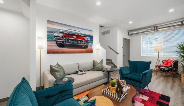 The Pilot Haus Luxe 2BR, Rooftop Deck & Garage