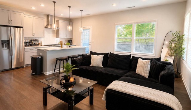 The Raleigh Haven 3BR Sleeps 6