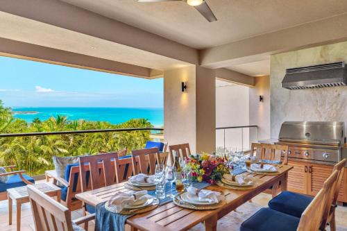 The Resort at Kapalua Bay Oceanfront 3 BR Sleeps 10 Luxury Resort Living Complimentary Car with 6 Nights MON-5203 by KBM