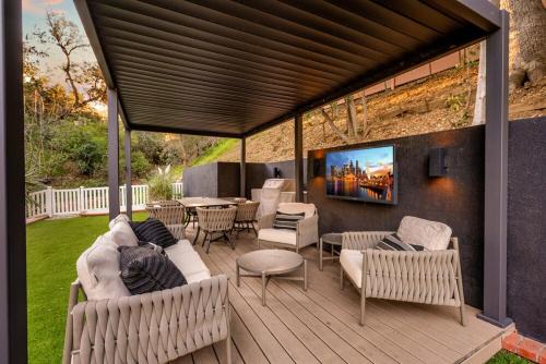 The Ultra-Luxury Escape in Coldwater Canyon