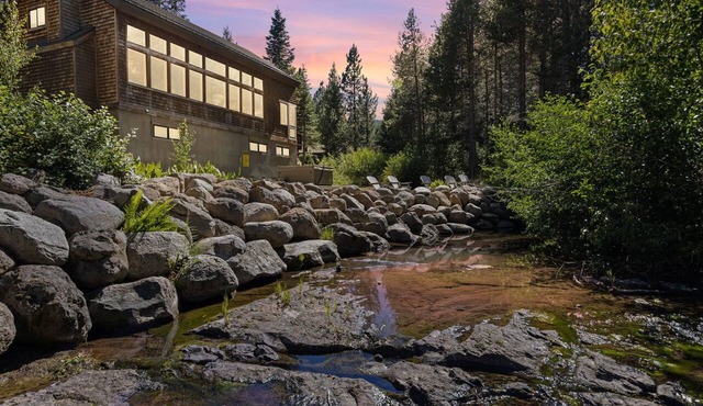 The Wildhaus · Creekside Hot Tub · Dog Friendly in Alpine Meadows