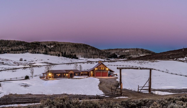 The Woof Ranch Bed & Breakfast by Hahns Peak