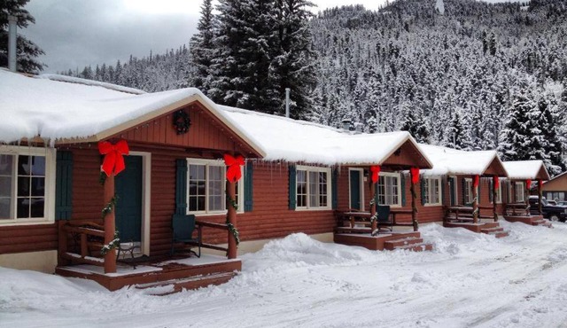 Three Bears Lodge in Red River
