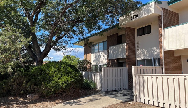Treehouse Retreat 2bed2bath: Your shortterm housing solution!