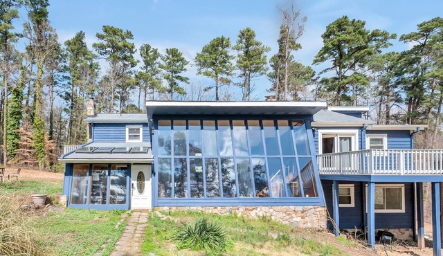 Unique Durham Cabin with Hot tub and close to Duke
