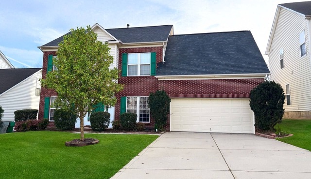 Value Packed! 6 bed home with garage in Charlotte