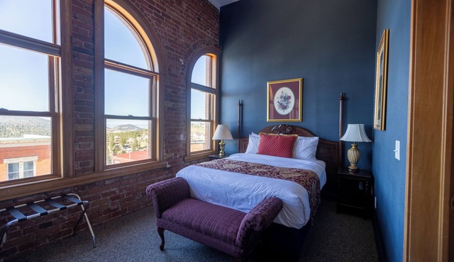 Victor Hotel