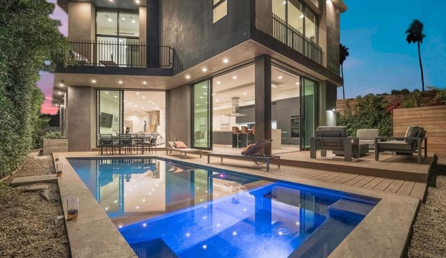 Villa Zury in Los Angeles