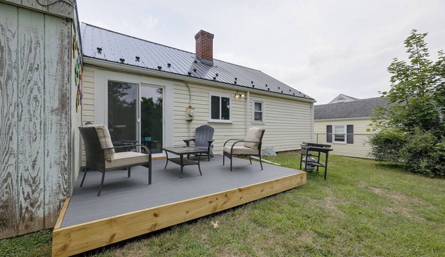 Walk to Parks & Dining: Williamsport Family Home