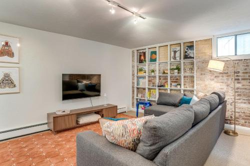 Walkable Apt w/Off-Street Parking in Cheesman!