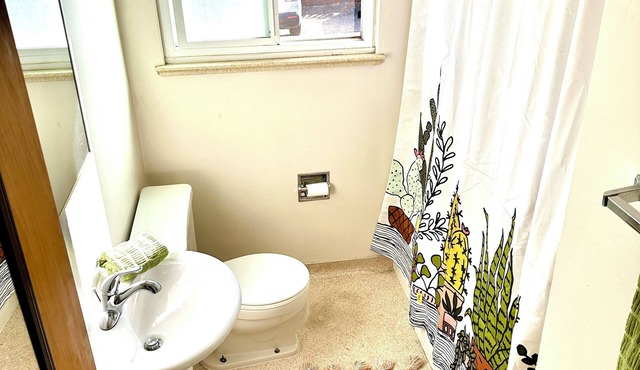 Walkable, bright 2BR charmer in the heart of Wheat Ridge near Lo-Hi in Wheat Ridge
