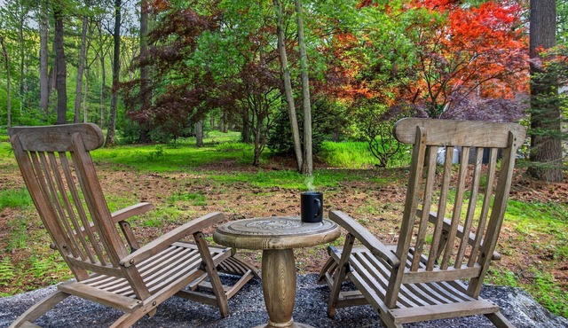 Whispering Fern Retreat | 4-Acre Luxury Escape, Fire Pit