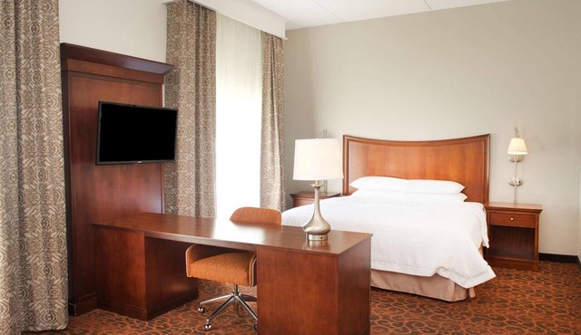 Your Home Base for Exploring Washington with Free Breakfast and Parking in Washington